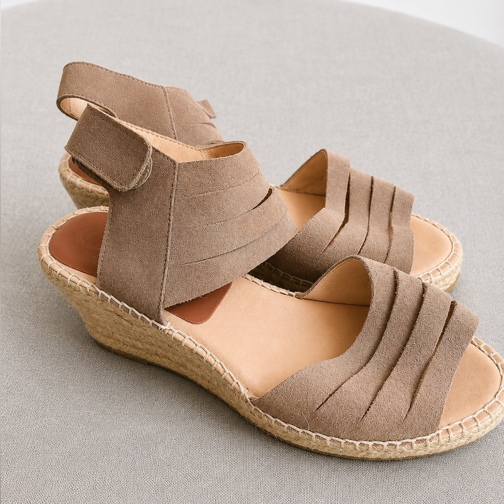 Kanna Size 8 Tan Suede Leather Upper Strappy Wedge Sandal Made In Spain